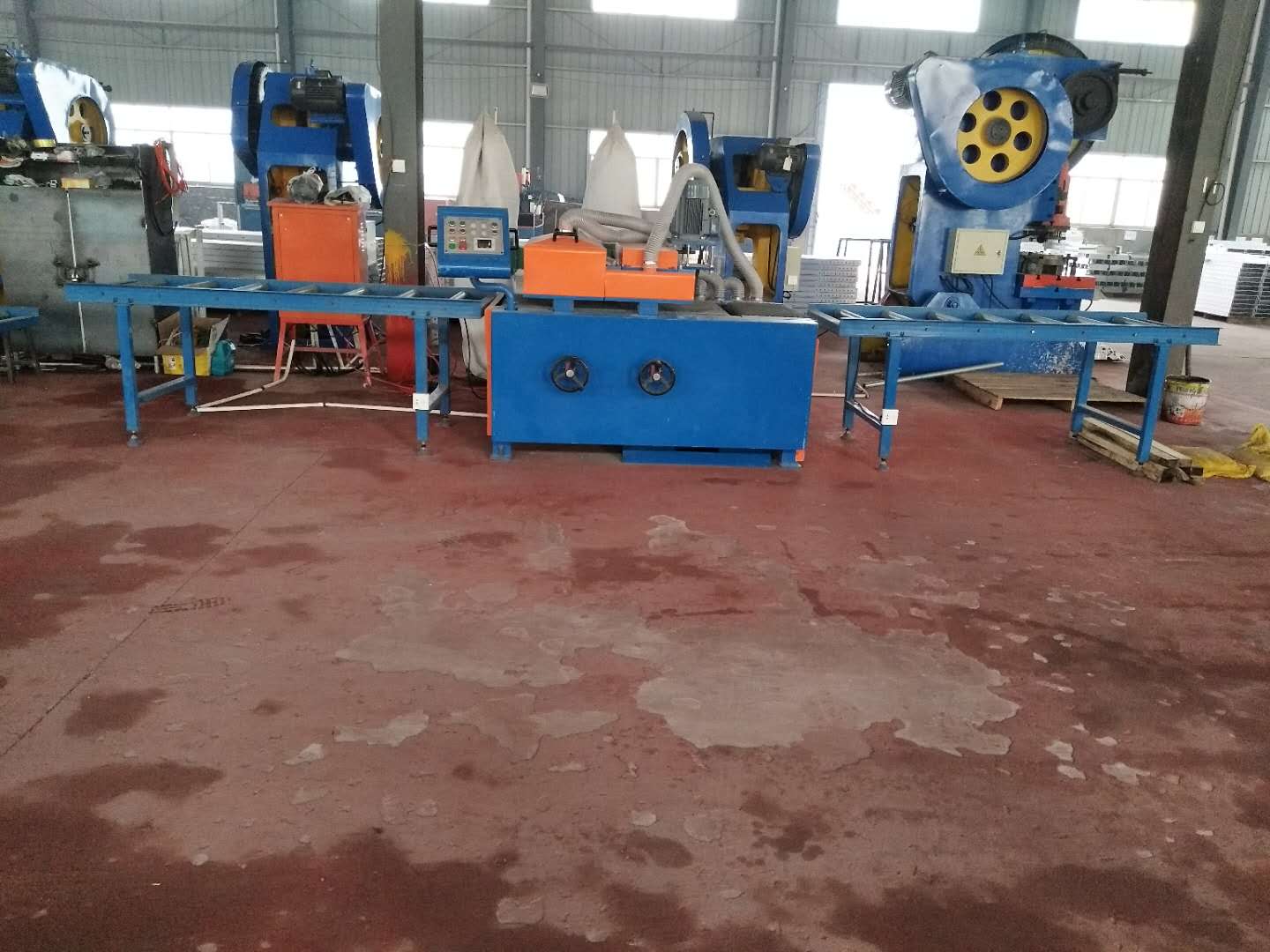 鋁模板校正機(jī)1.jpg